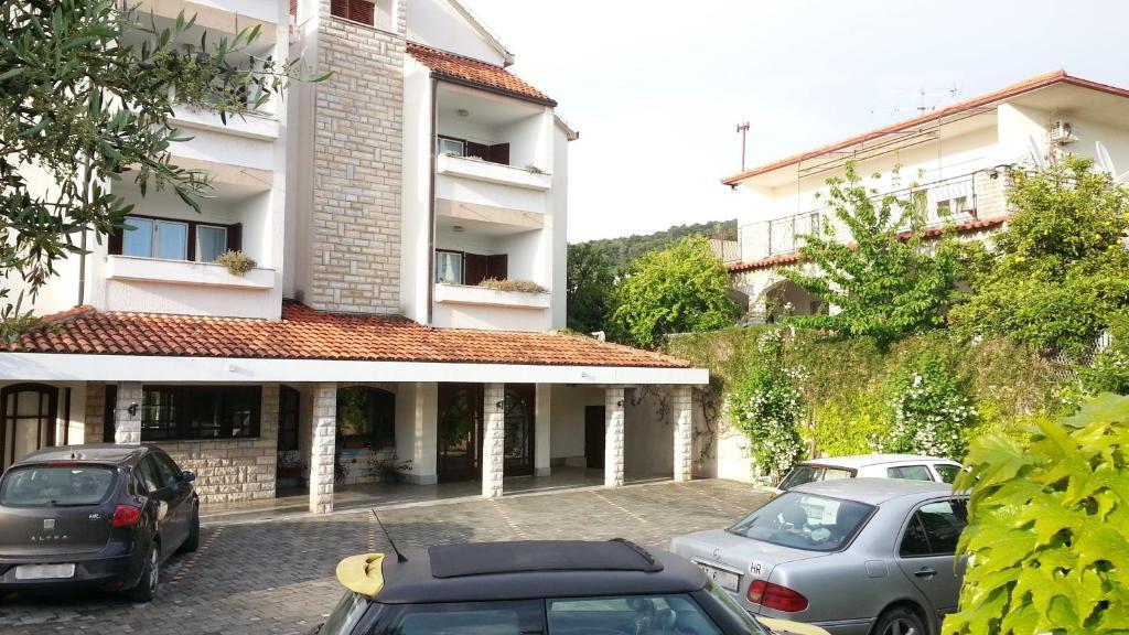 Apartments Vojin Trogir Eksteriør billede
